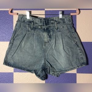 NWT Blank NYC Paperbag High Waist Belted Shorts in Light Wash - Size 26